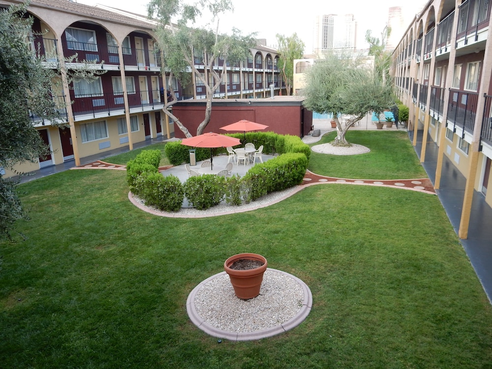 Mardi Gras Hotel & Casino - photo 43