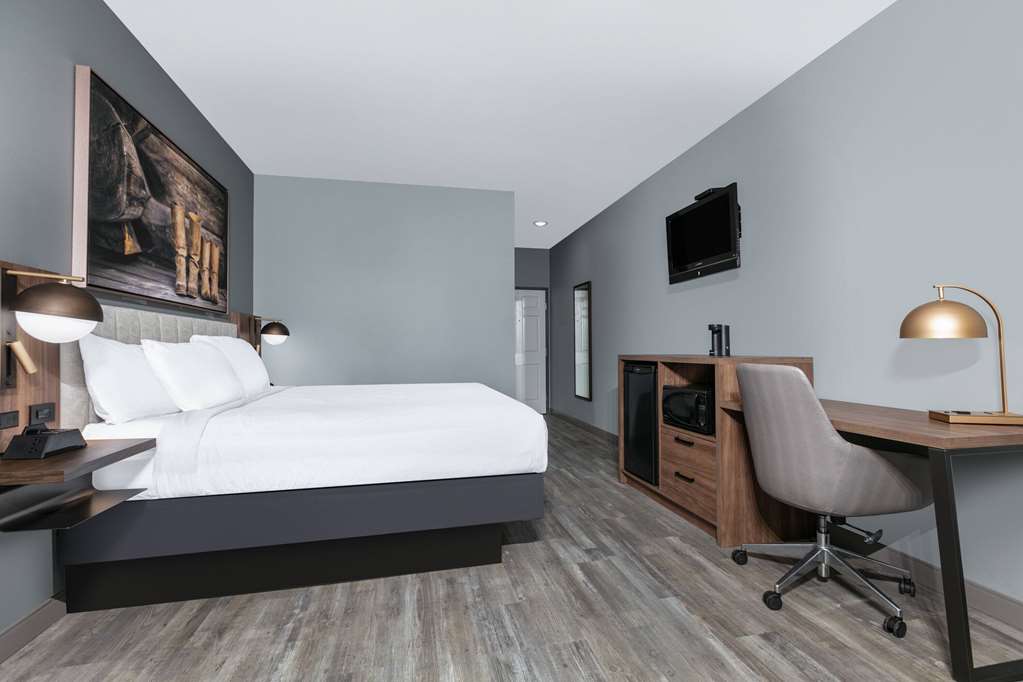 La Quinta Inn & Suites by Wyndham Decatur - photo 14