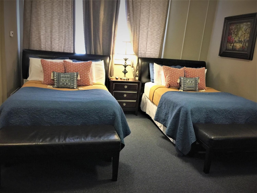 The Loft on the Square Guest Suites - photo 14