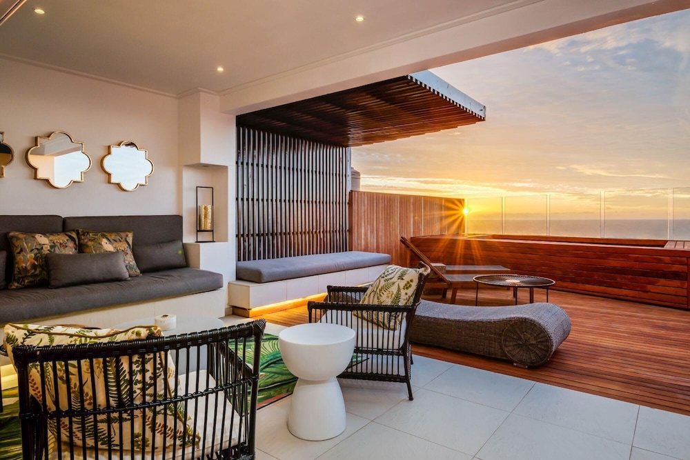 Malibu — 4-Star Luxury Hotel in Cape Town, South Africa
