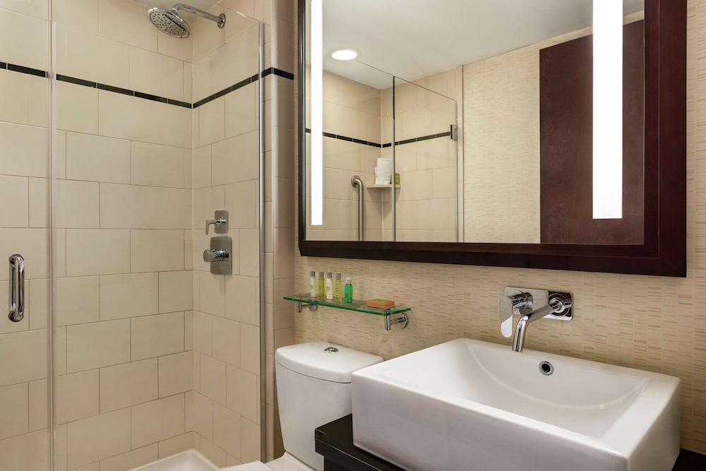 DoubleTree by Hilton New York Downtown - photo 25