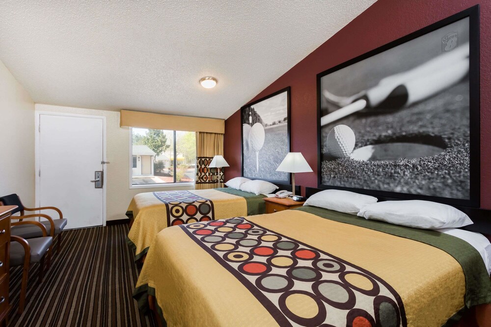 Super 8 by Wyndham Aberdeen Southern Pines - photo 9