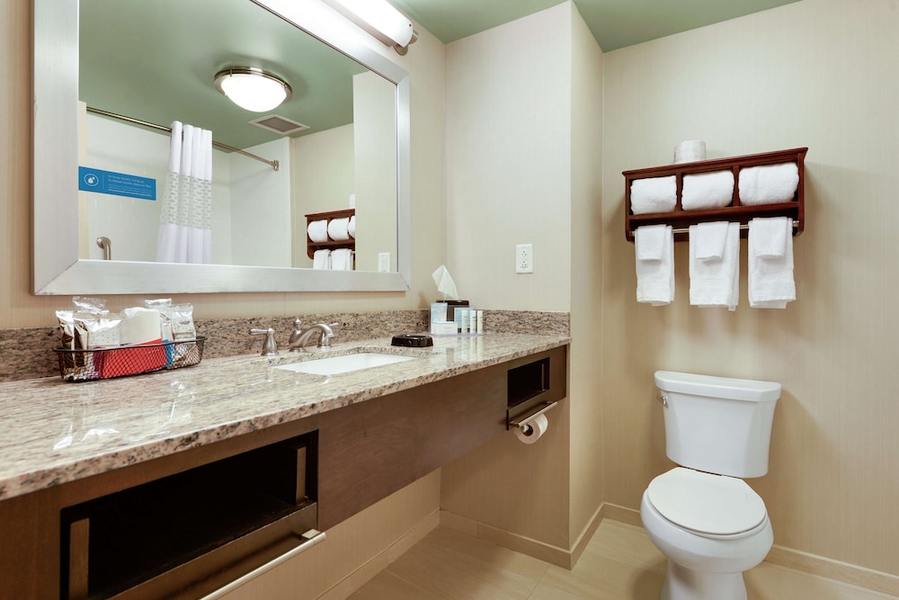 Hampton Inn & Suites Gulfport I 10 - photo 45