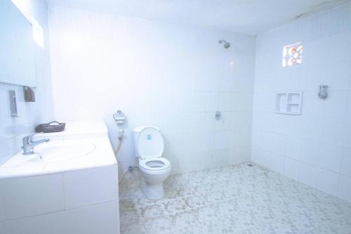 Watu Emas 1 with Shared Pool and Balcony — Batu — photo 2