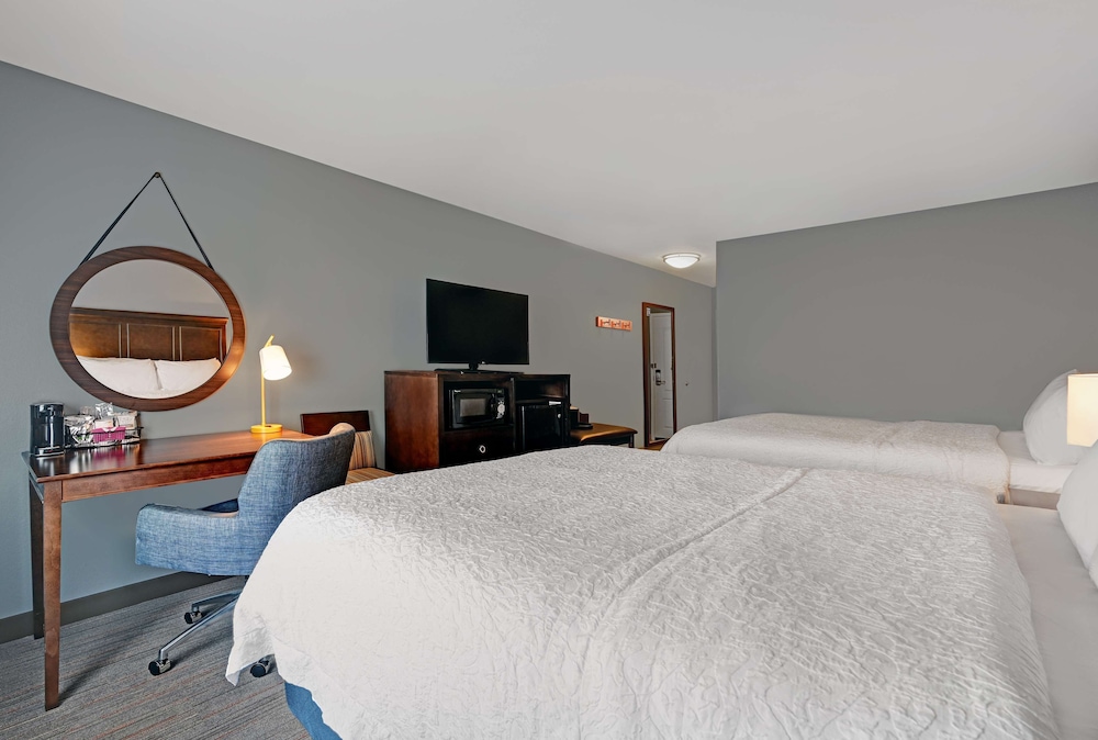 Hampton Inn Farmington - photo 8
