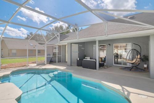 Beautiful Home Near Disney with Heated Pool and Game Room — 4-Star Luxury Hotel in Davenport, United States
