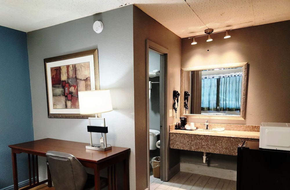 Executive Inn at Mena - photo 14