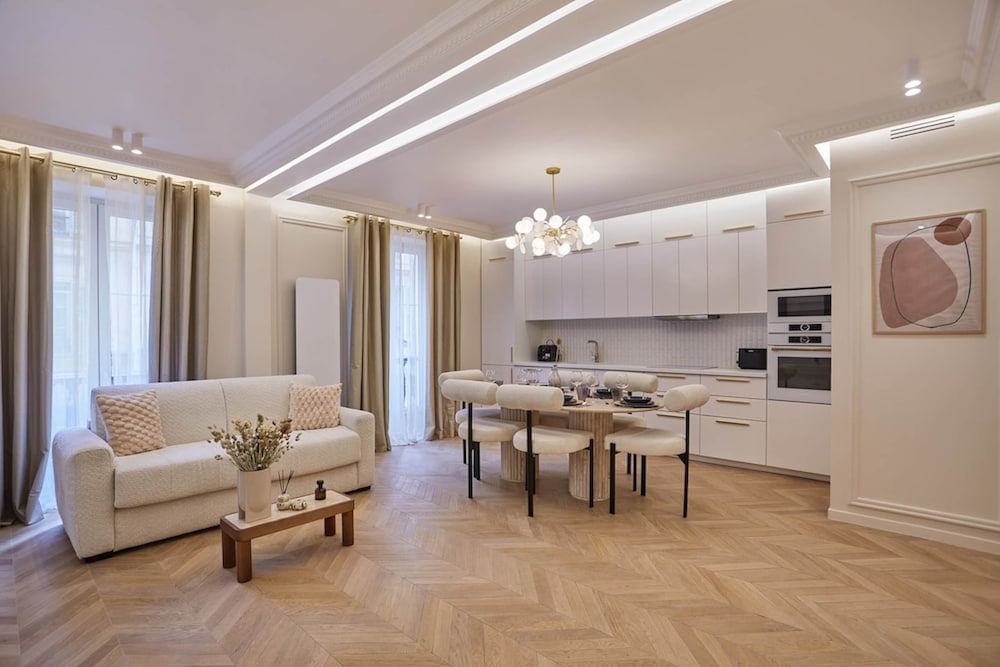 Apartment in the Marais With Air conditioned — 4-Star Luxury Hotel in Paris, France