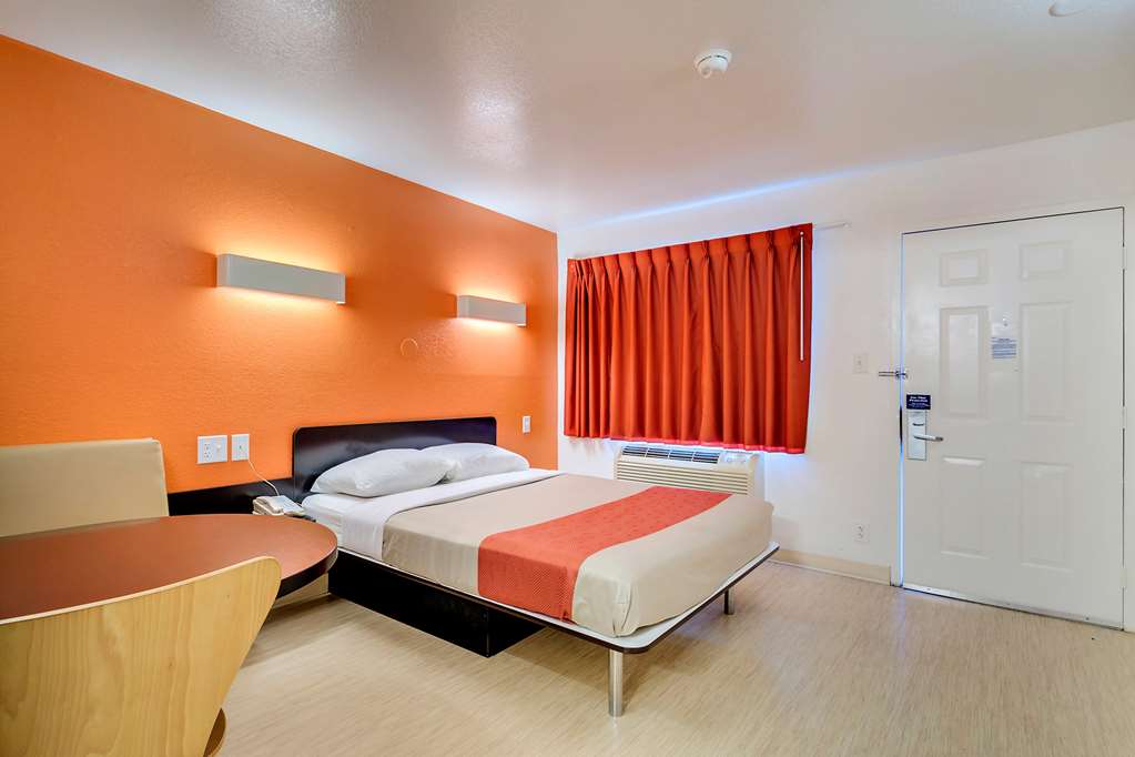 Motel 6 Linthicum Heights MD BWI Airport - photo 10