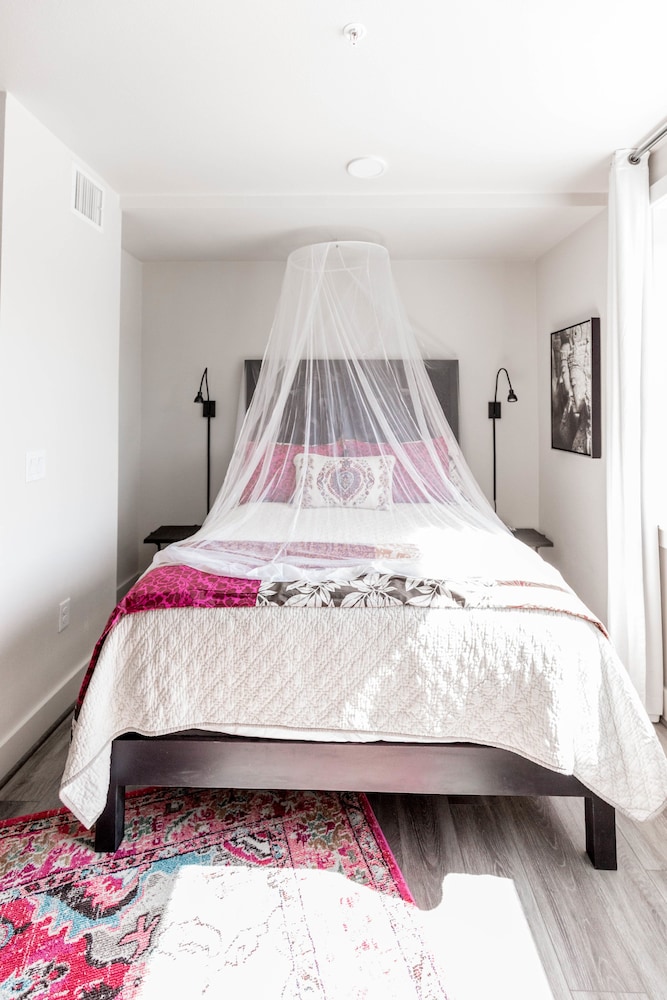 Bishop Arts Hotel by Qresorts. - photo 11