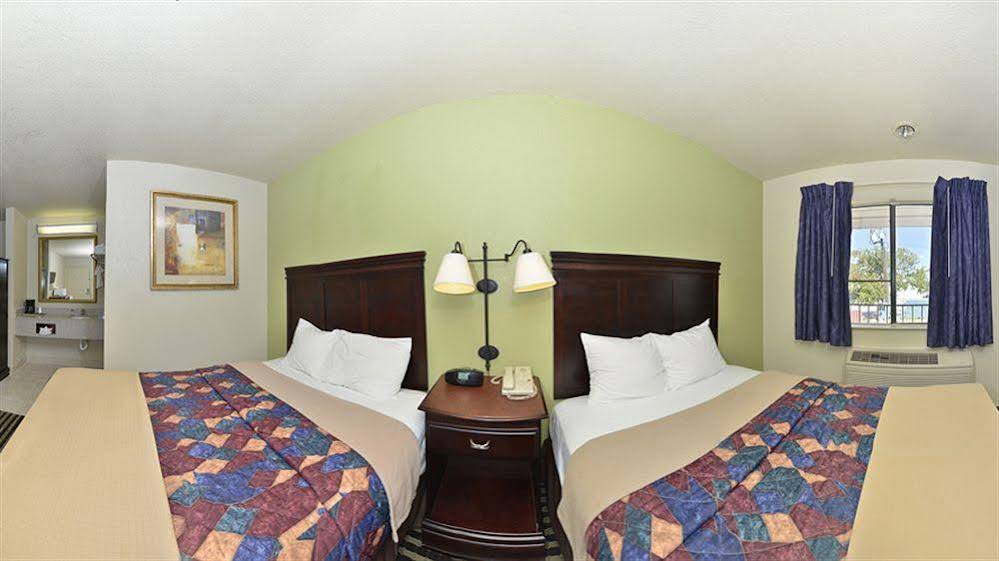 Americas Best Value Inn Red Oak - photo 7