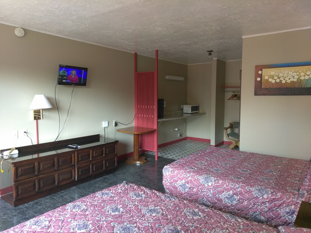Longview Inn - photo 5