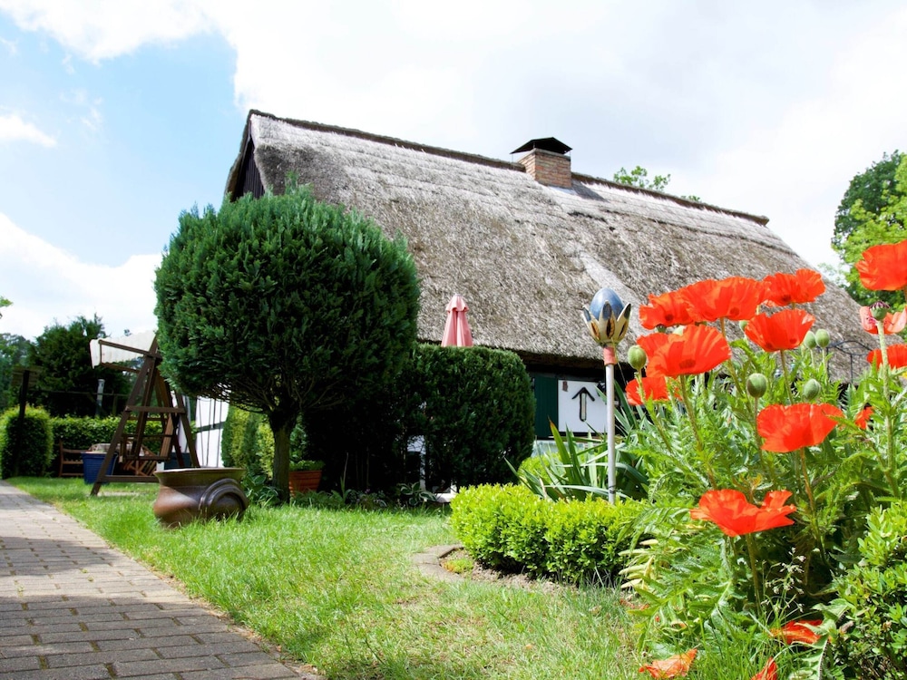 Attractive Holiday Home in Ahlbeck With Terrace — 4-Star Luxury Hotel in Ahlbeck, Germany