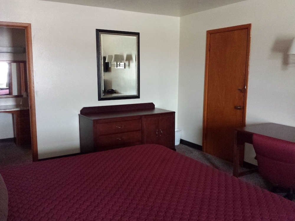West Plains Motel - photo 25