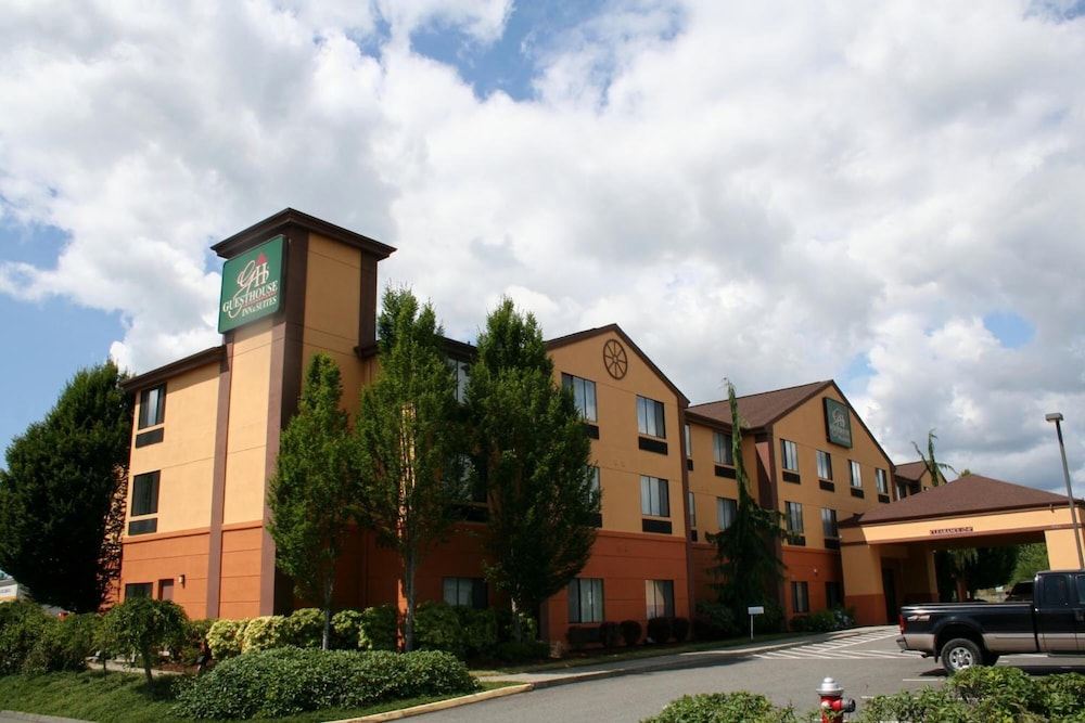 Evergreen Inn and Suites - featured photo