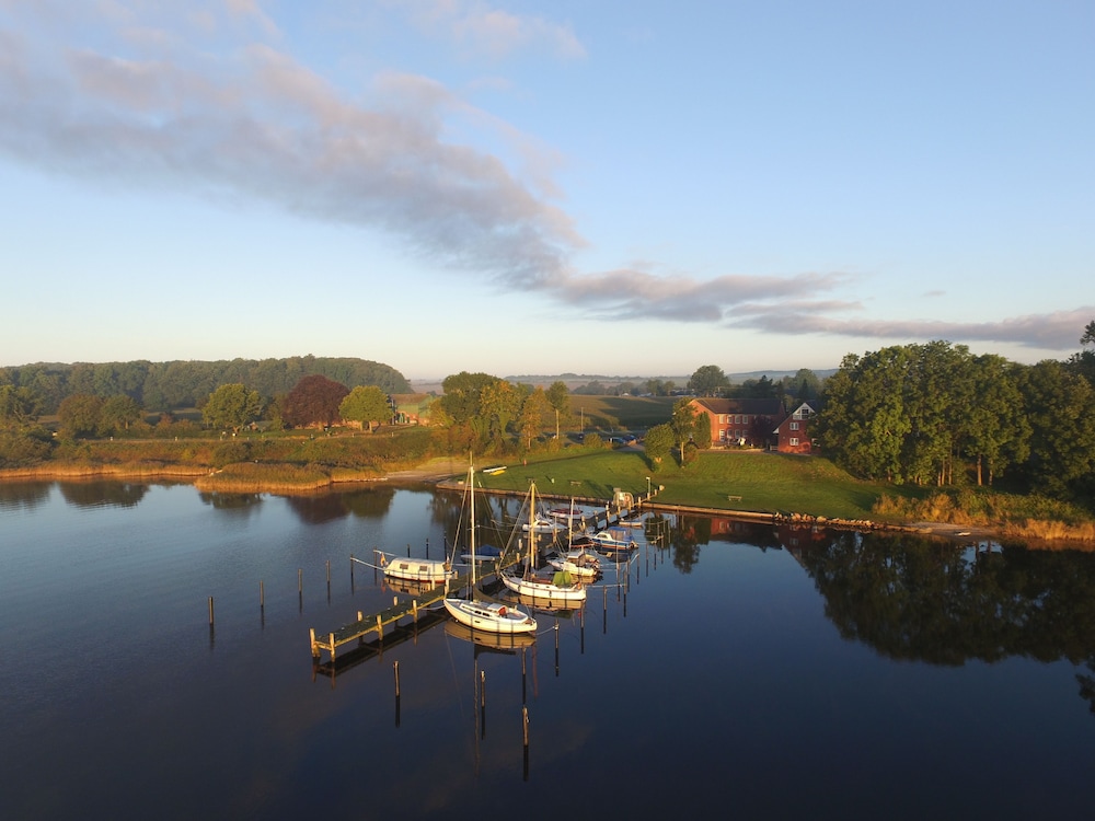 Appartementhaus Schleiblick — 4-Star Luxury Hotel in Kappeln, Germany