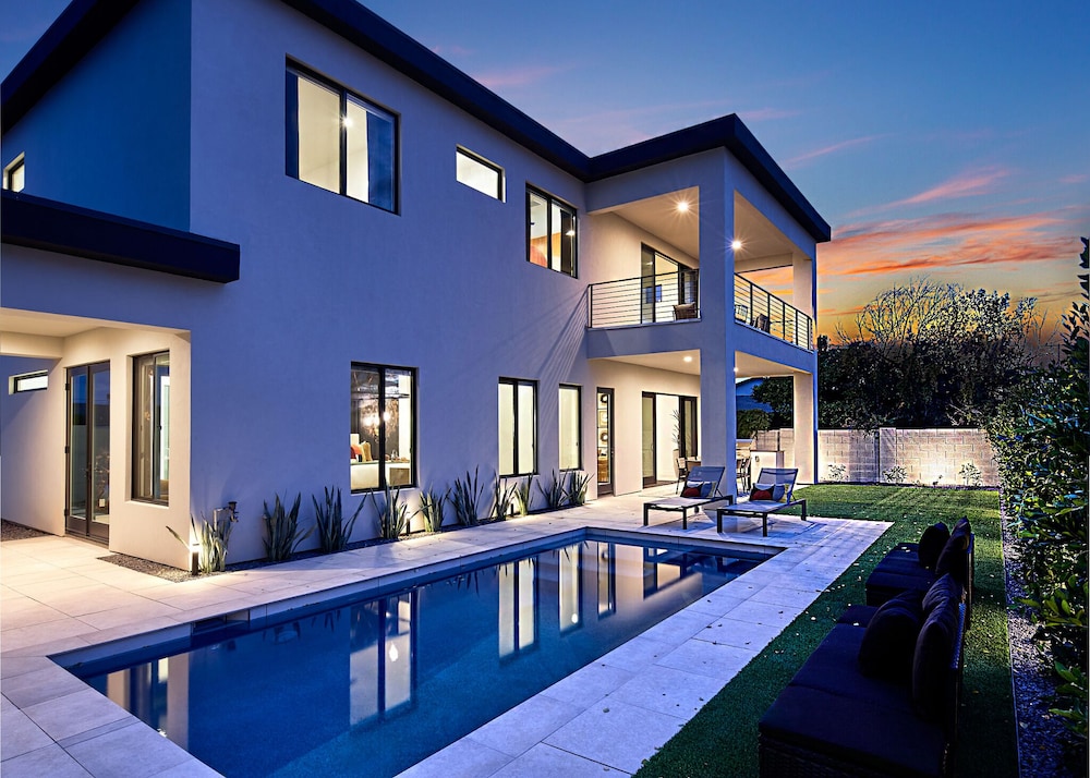 LUXE Boho House Heated Pool Camelback Mountain — 4-Star Luxury Hotel in Scottsdale, United States