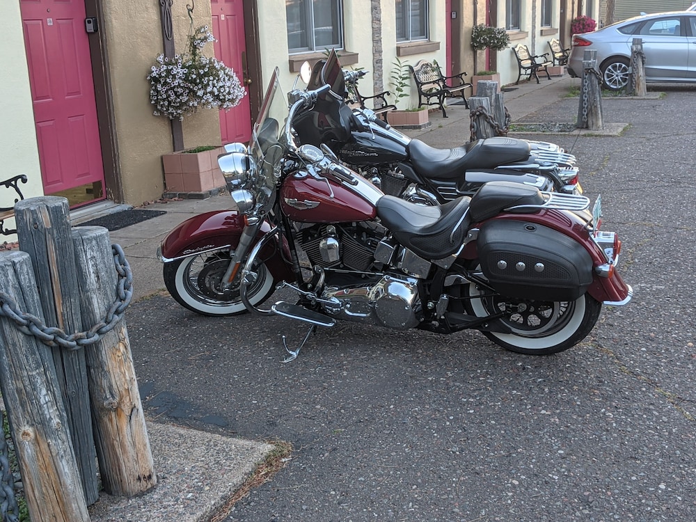 The Riverside Motel - photo 43