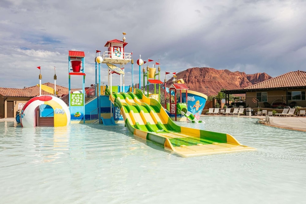 Desert Pearl #59 by RedAwning — 4-Star Luxury Hotel in Ivins, United States