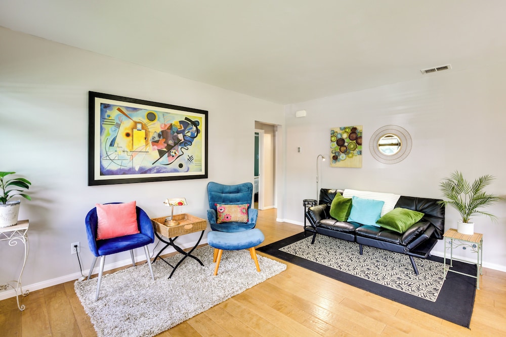 Pet Friendly San Diego Home with Patio 5 Mi to Dtwn — 4-Star Luxury Hotel in San Diego, United States
