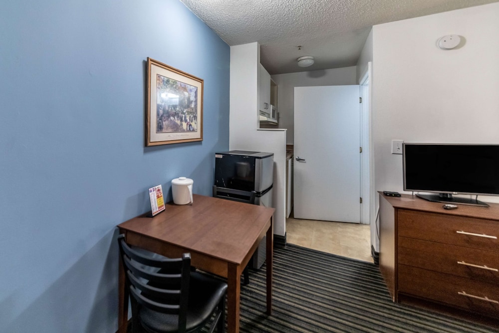 Studio 6 Extended Stay Greensboro NC I 40 - photo 25