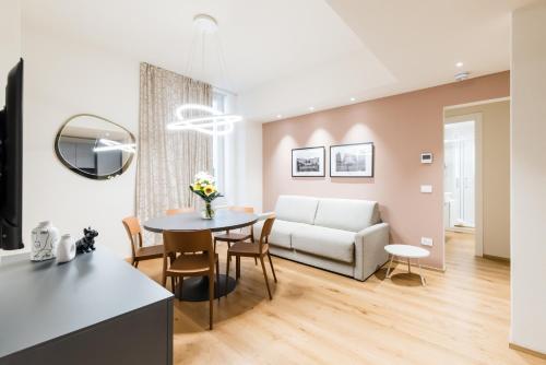 OldTown Chic Apartment between Aquarium and Metro — 4-Star Luxury Hotel in Genoa, Italy