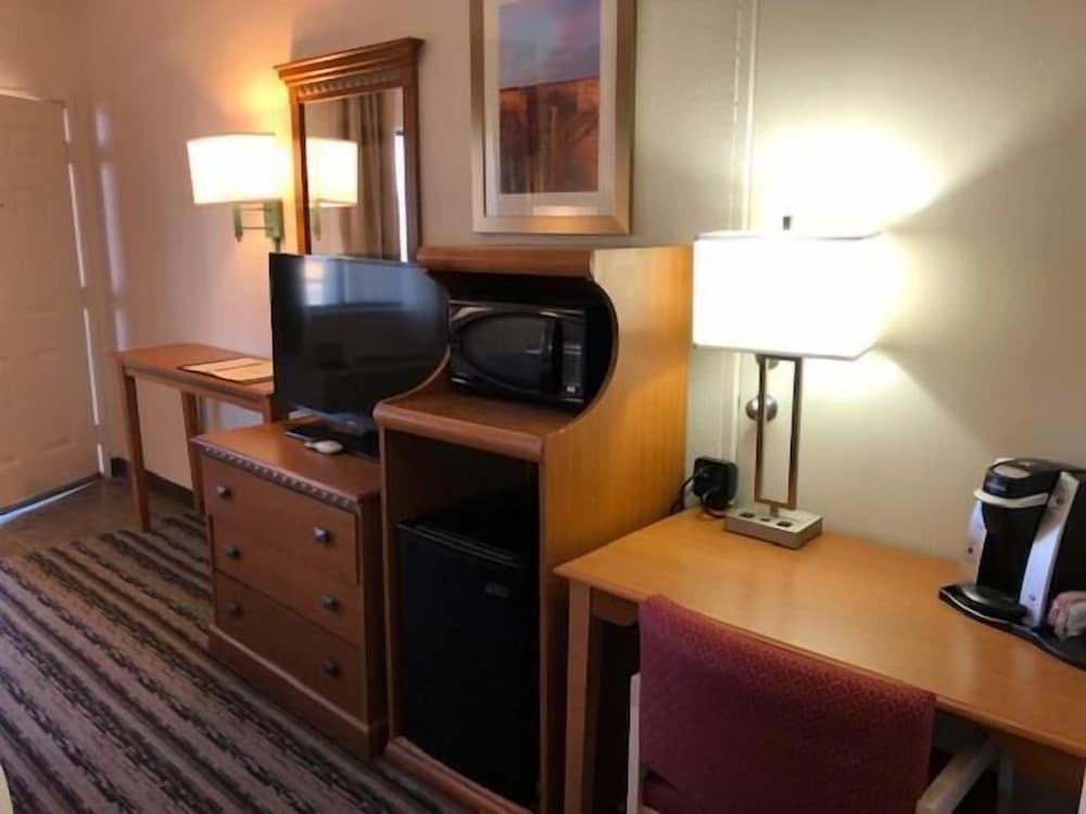 Navajoland Inn - photo 8