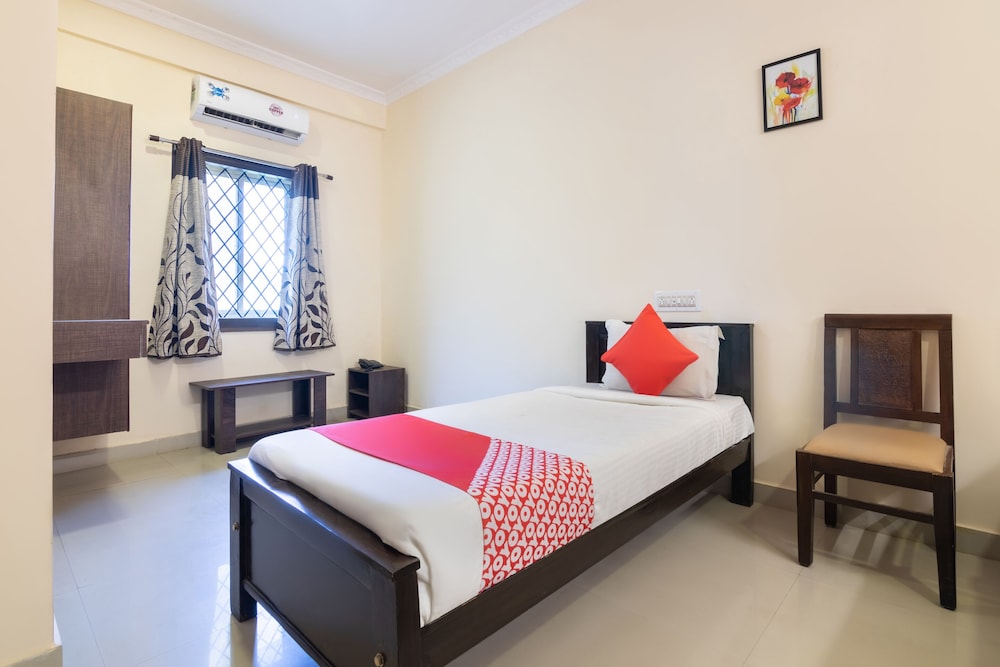 Oyo 10523 Spandana Residency
