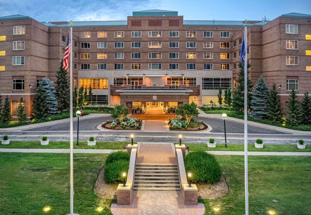 The H Hotel - carbon neutral hotel in Midland