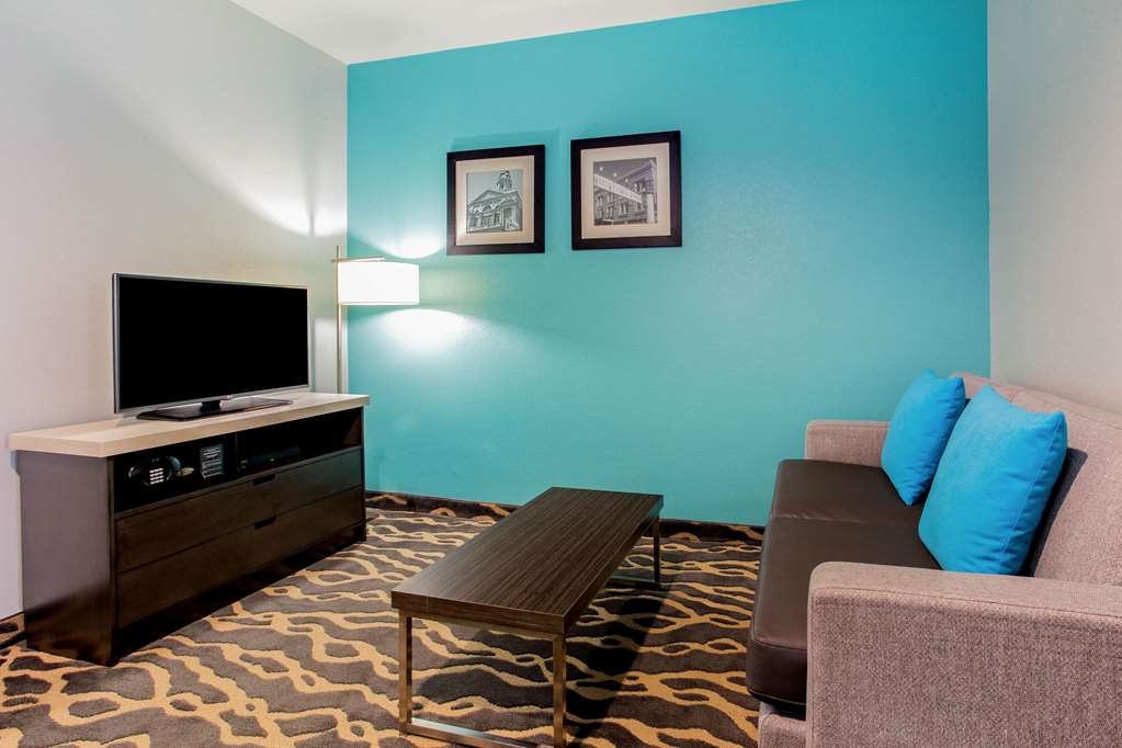La Quinta Inn & Suites by Wyndham Northlake Fort Worth - photo 24