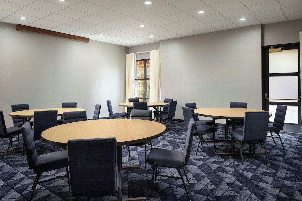 Courtyard by Marriott Santa Rosa - photo 31
