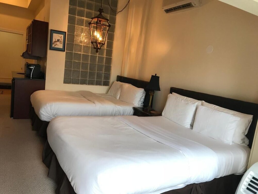 The Columbia Inn at Peralynna Manor - photo 28