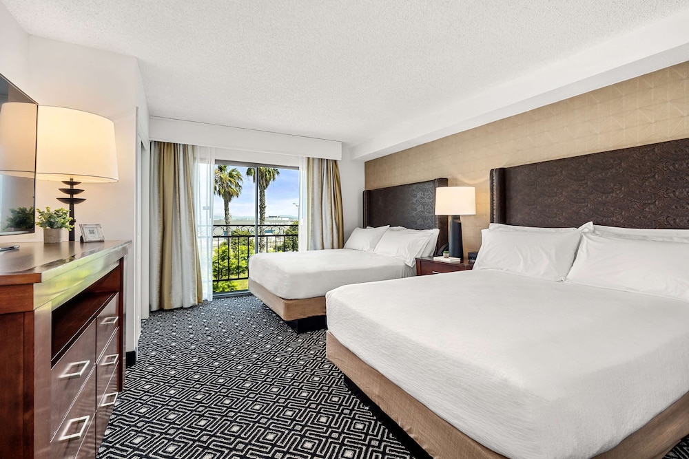 Embassy Suites by Hilton Los Angeles LAX South El Segundo - photo 11