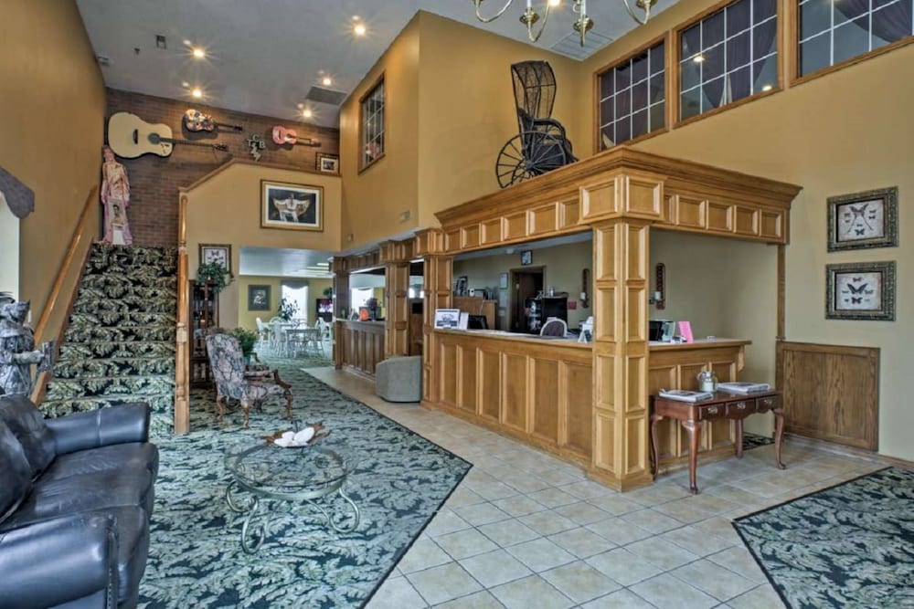 Presley's Penthouse 2BR Branson Resort Condo - photo 2