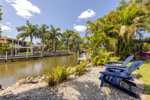 Waterfront Studio Just minutes to Naples Beaches — 4-Star Luxury Hotel in Naples, United States