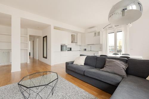GuestHost Bright Apartment Milano Centrale — 4-Star Luxury Hotel in Milan, Italy