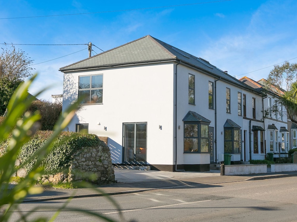 Nova Cottage — 4-Star Luxury Hotel in St Ives, United Kingdom