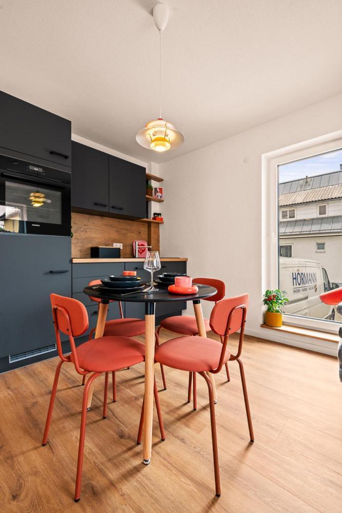 Einzimmer Wohlfühlapartment EINS klimatisiert — 4-Star Luxury Hotel in Friedrichshafen, Germany