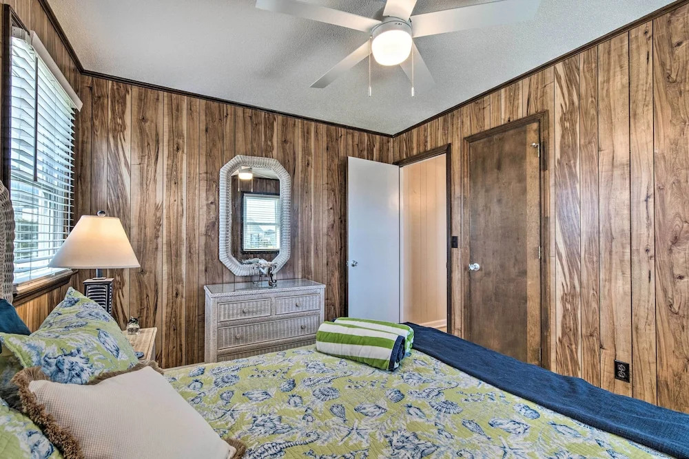 Quaint Sand Dollar Sandbar Walk to Beach — hotel in Holly Ridge