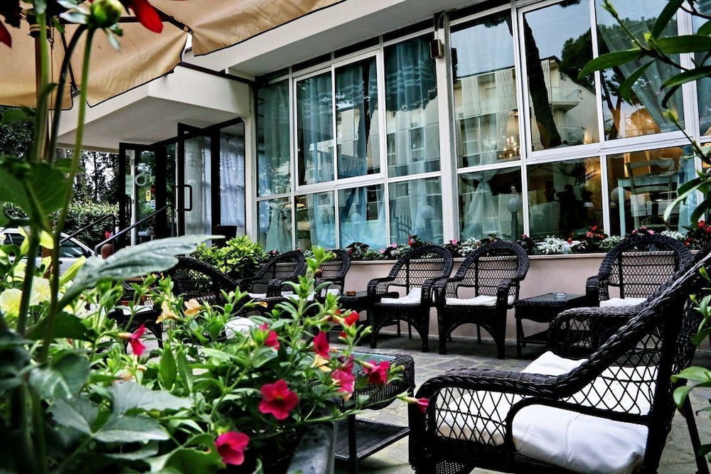 Hotel Santiago - last minute hotel in Cervia