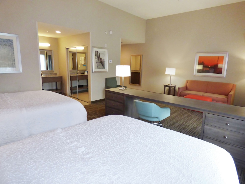 Hampton Inn & Suites Pensacola I 10 Pine Forest Road - photo 17