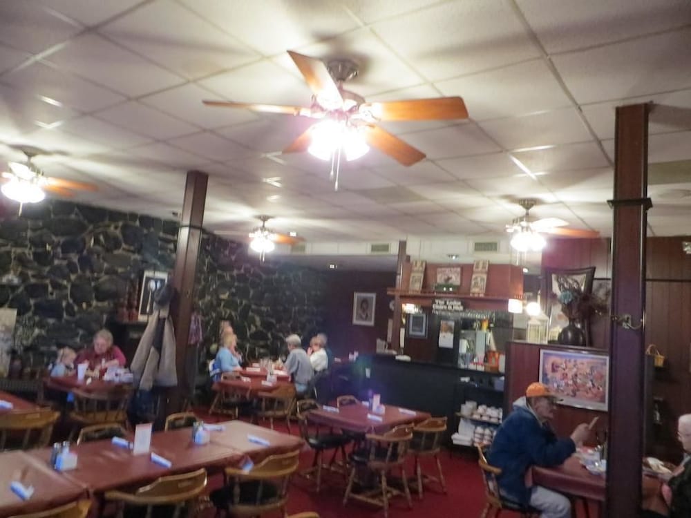 Midtown Western Inn - photo 15