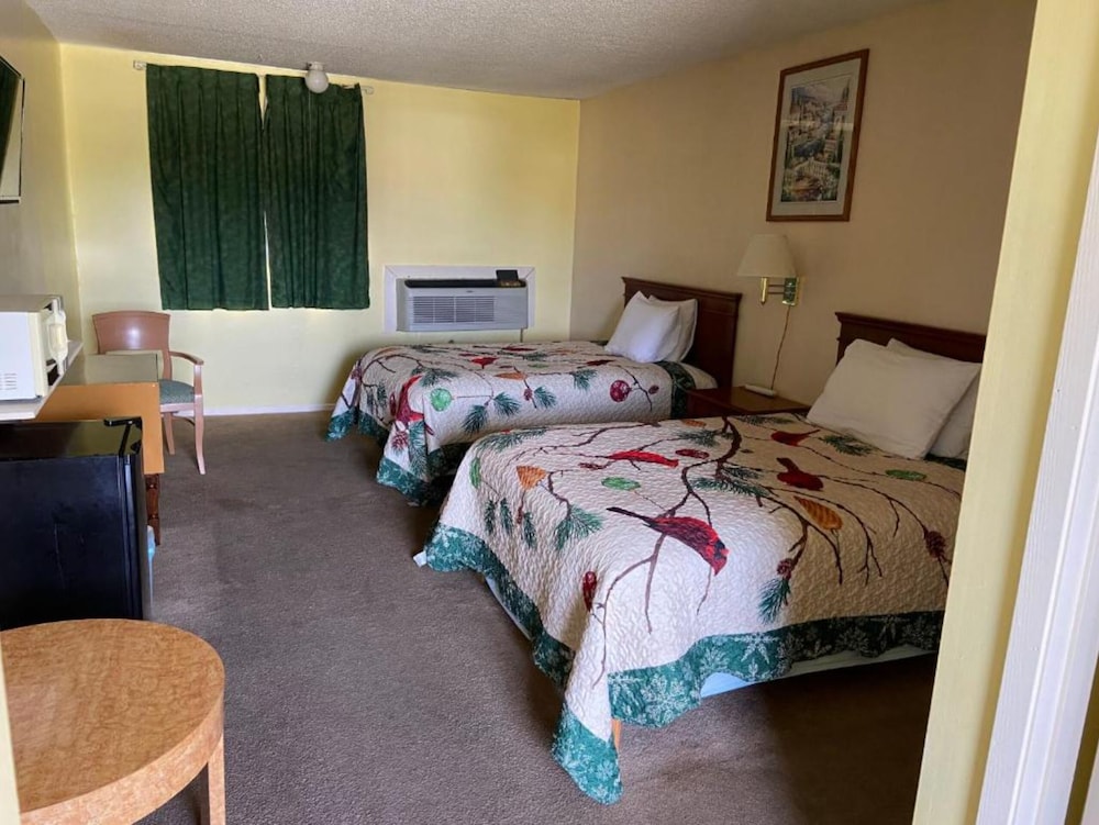 Lake Country Inn - photo 11