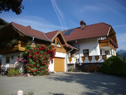 Apartment Haus Dengg — 4-Star Luxury Hotel in Mauterndorf, Austria
