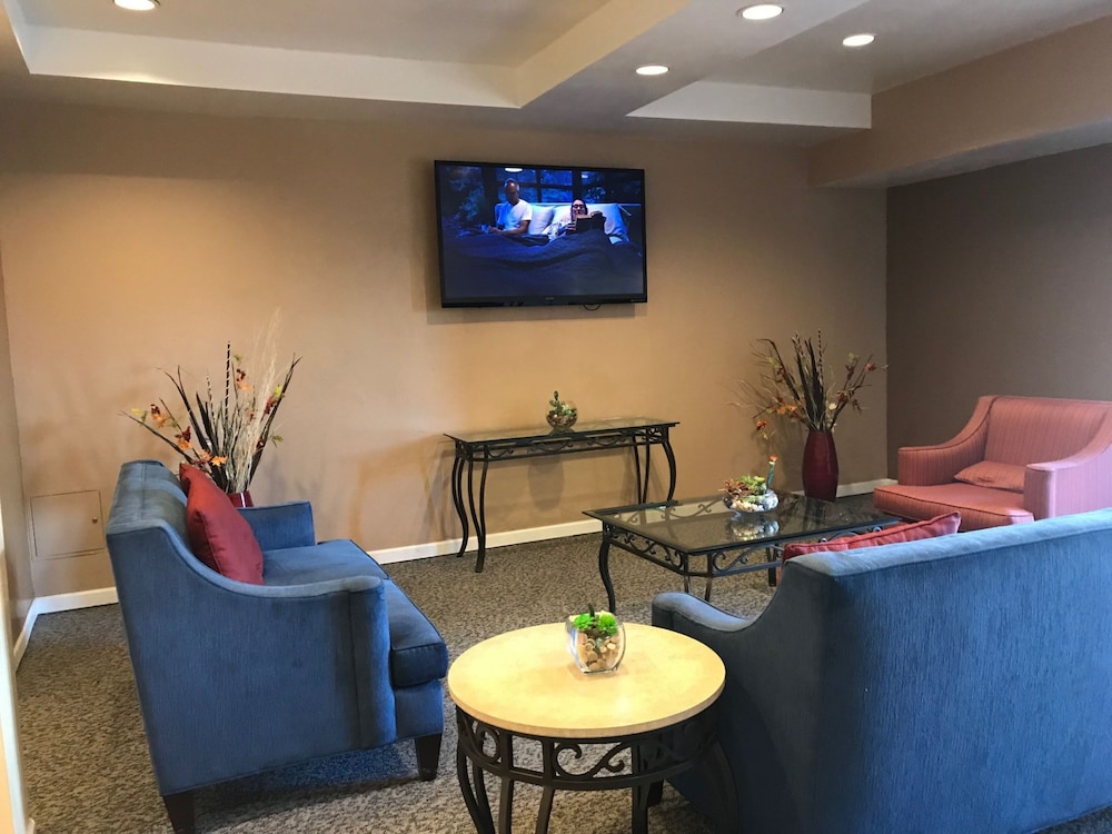Hilton Vacation Club Varsity Club Tucson - photo 5