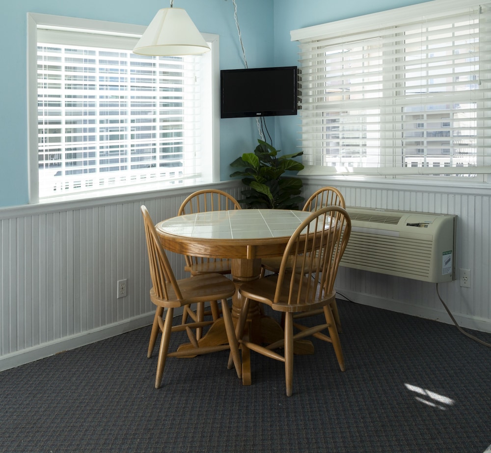 Saratoga Resort - photo 11