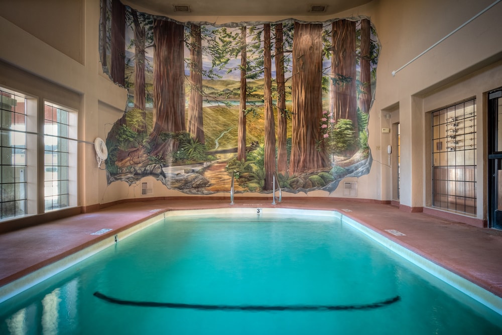 The Redwood Riverwalk A Boutique Hotel - photo 24