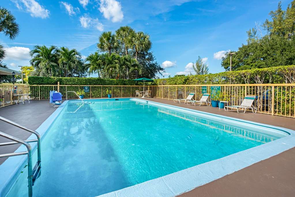 La Quinta Inn by Wyndham West Palm Beach Florida Turnpike - photo 16
