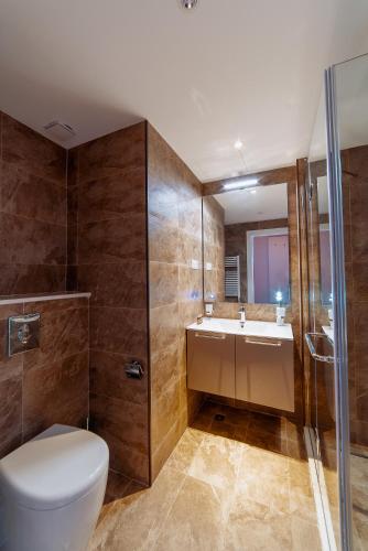 Onyx Palace DeLux