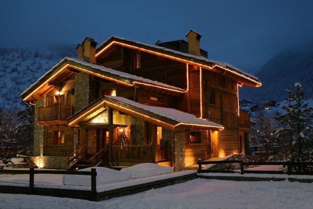 Hotel Letterario Locanda Collomb - carbon neutral hotel in La Thuile